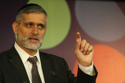 אני אשם בגרעון של מדינת ישראל, ישי