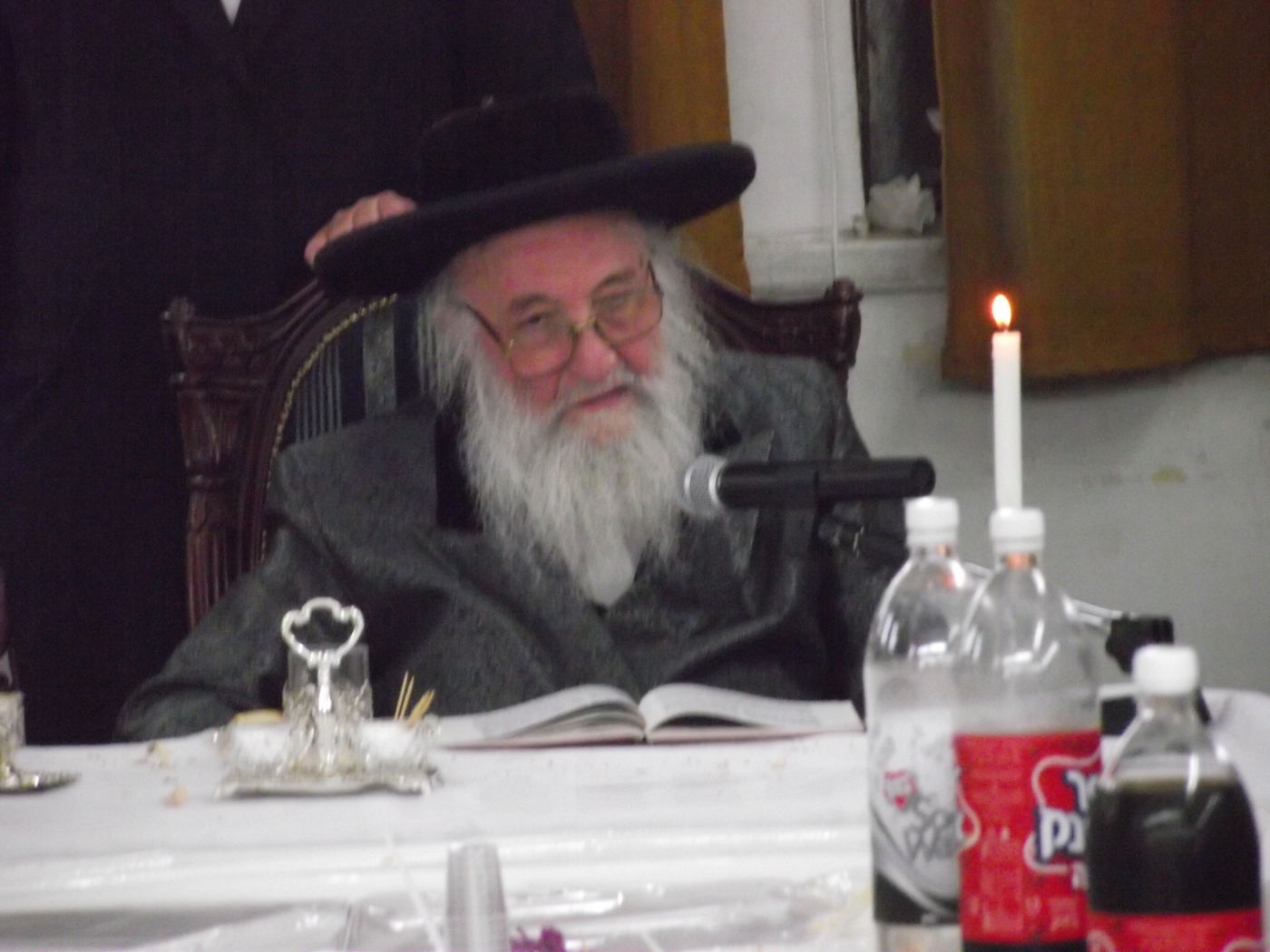 האדמו"ר מספינקא בני ברק בטיש מיוחד לציון היארצייט