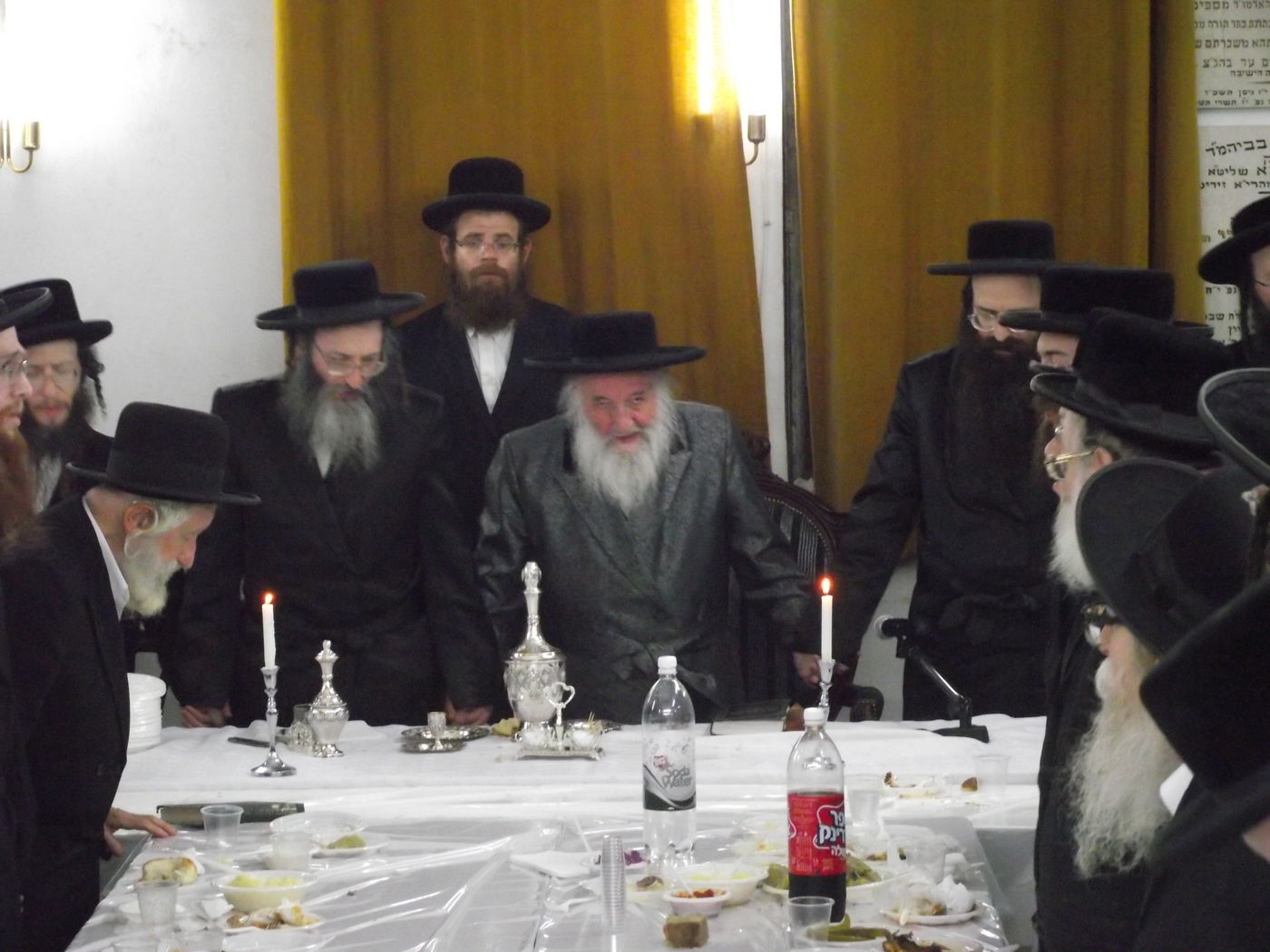 האדמו"ר מספינקא בני ברק בטיש מיוחד לציון היארצייט