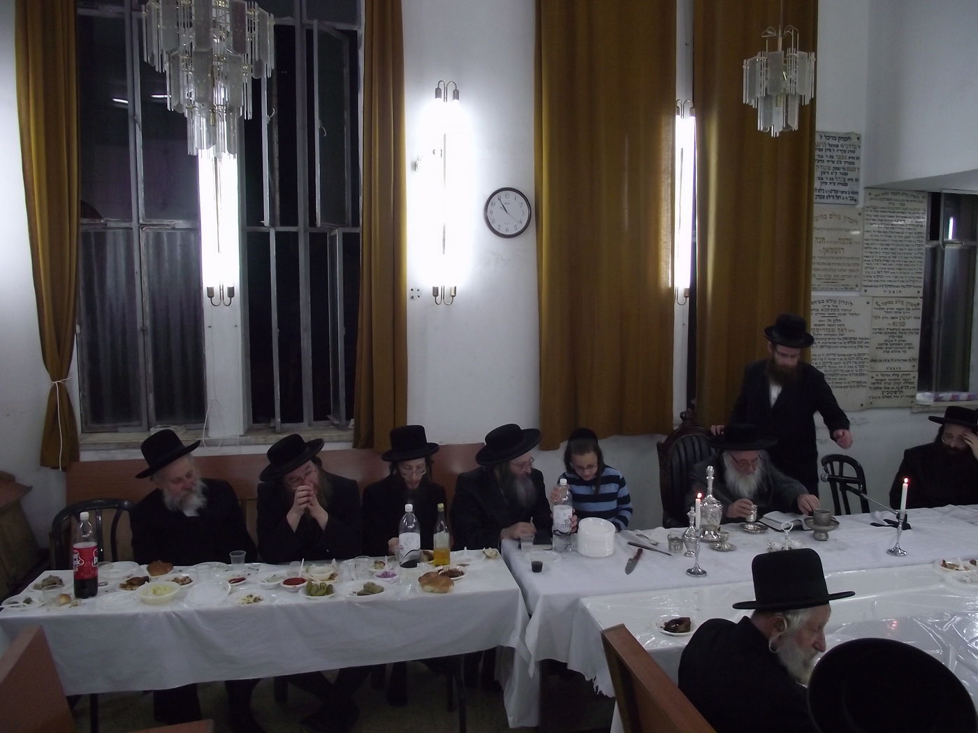 האדמו"ר מספינקא בני ברק בטיש מיוחד לציון היארצייט