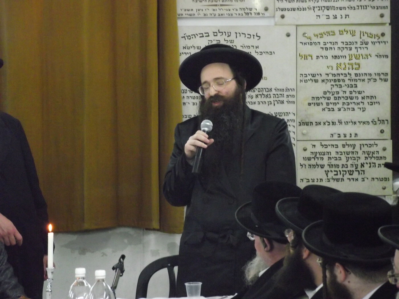 האדמו"ר מספינקא בני ברק בטיש מיוחד לציון היארצייט