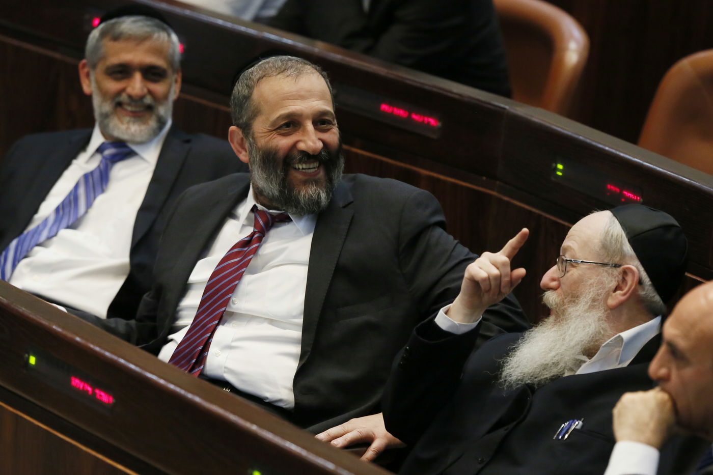 גלריה: מליאת הכנסת בעת השתלחות לפיד בחרדים