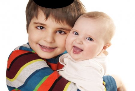 "אמא הולכת להביא לך אח חדש"