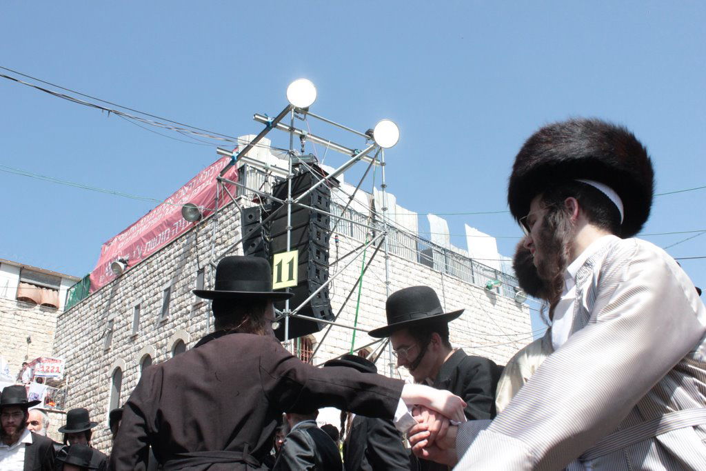 חלאקה, שרב, וח"י רוטל • מירון בוערת משמחה; צפו