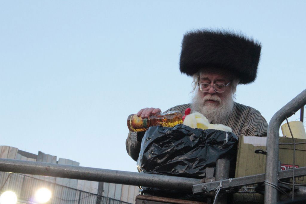 האדמו"ר מ'תולדות אהרון' נעל את אירועי ל"ג בעומר