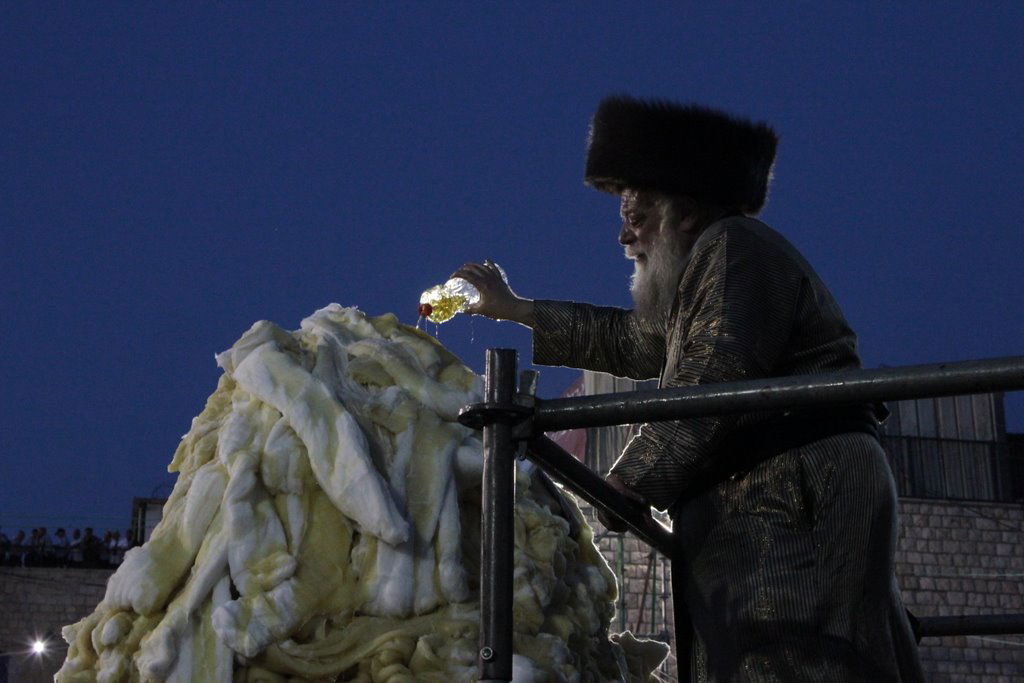 האדמו"ר מ'תולדות אהרון' נעל את אירועי ל"ג בעומר