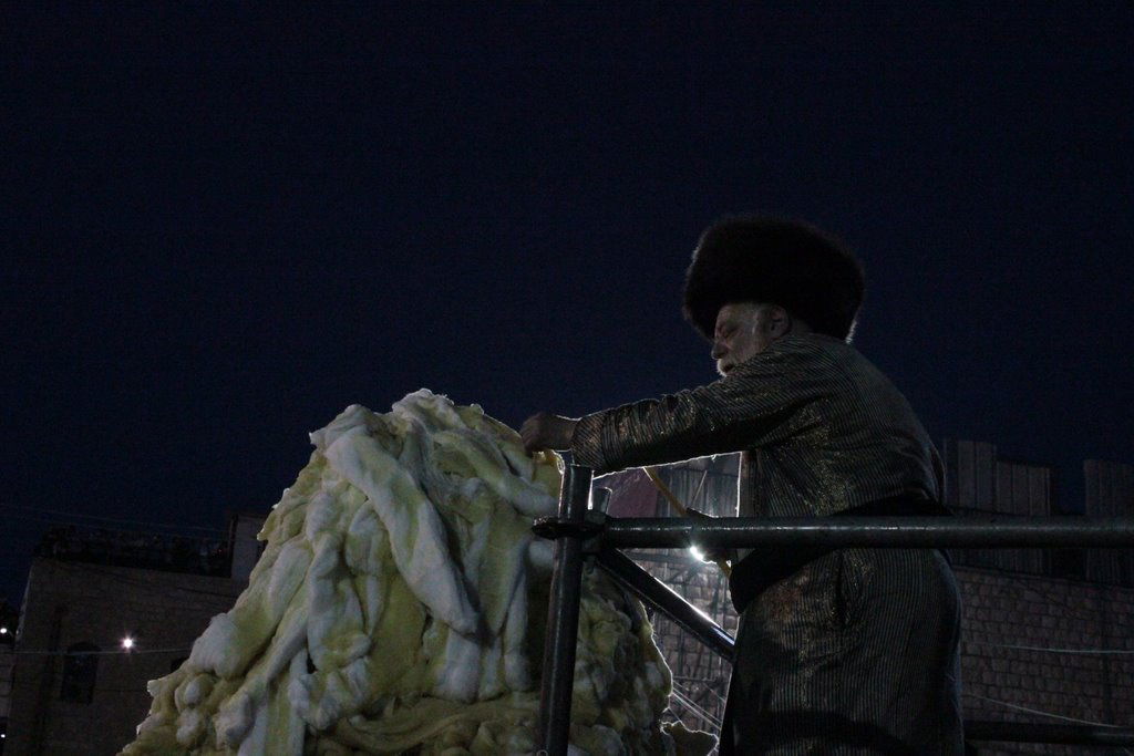 האדמו"ר מ'תולדות אהרון' נעל את אירועי ל"ג בעומר