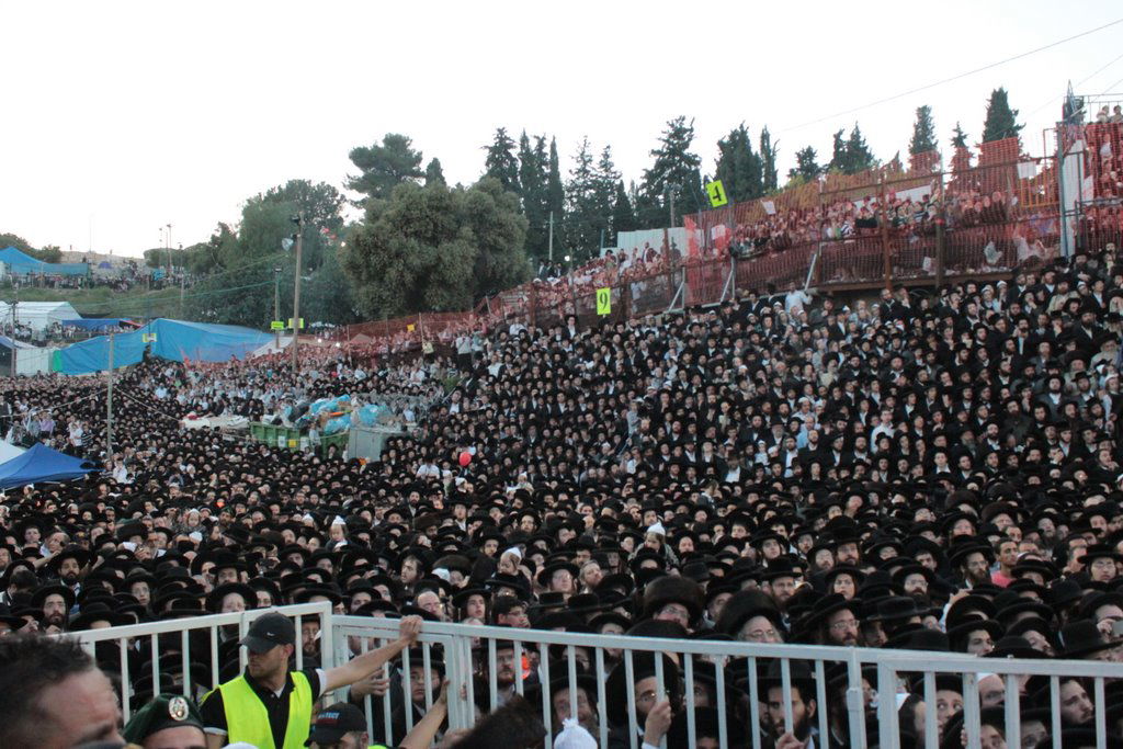 האדמו"ר מ'תולדות אהרון' נעל את אירועי ל"ג בעומר