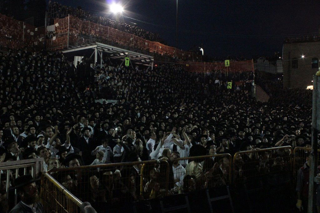 האדמו"ר מ'תולדות אהרון' נעל את אירועי ל"ג בעומר