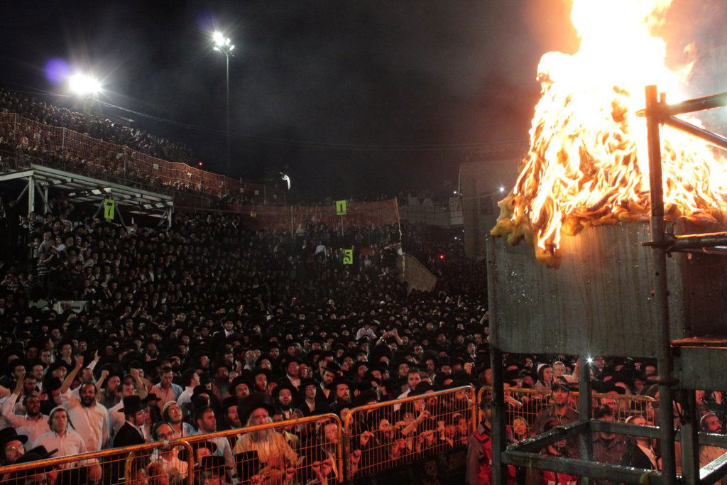 האדמו"ר מ'תולדות אהרון' נעל את אירועי ל"ג בעומר