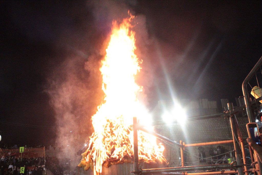האדמו"ר מ'תולדות אהרון' נעל את אירועי ל"ג בעומר
