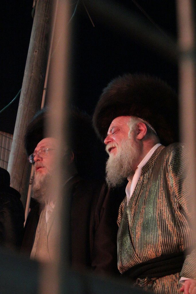 האדמו"ר מ'תולדות אהרון' נעל את אירועי ל"ג בעומר