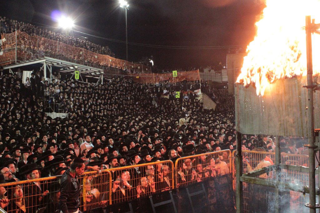 האדמו"ר מ'תולדות אהרון' נעל את אירועי ל"ג בעומר
