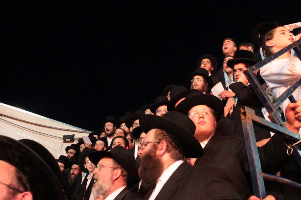 האדמו"ר מ'תולדות אהרון' נעל את אירועי ל"ג בעומר