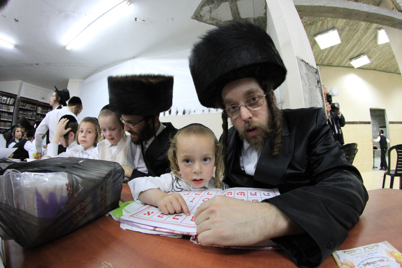 ל"ג בעומר בשכונת ריב"ל בבית שמש • תיעוד