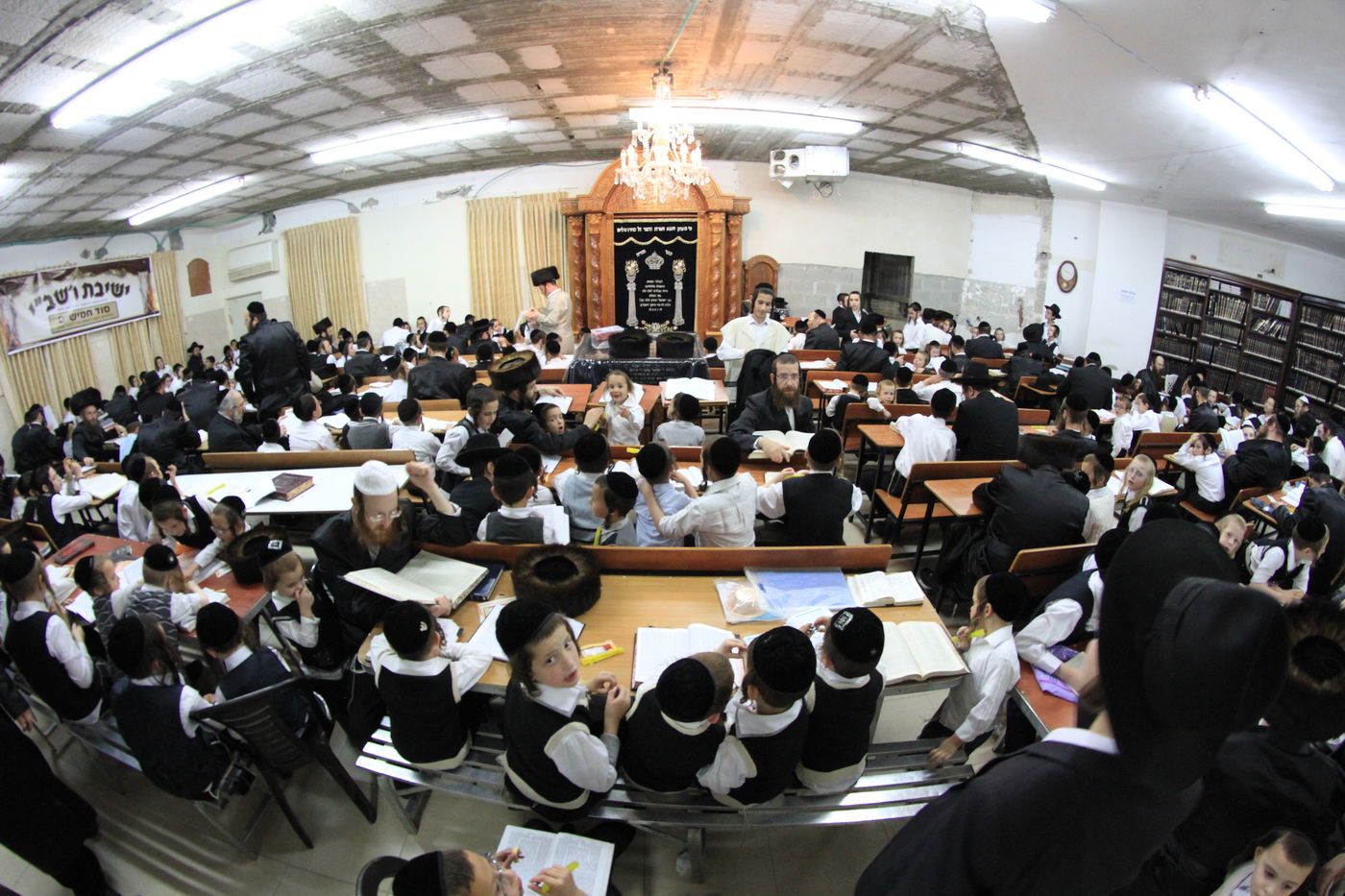 ל"ג בעומר בשכונת ריב"ל בבית שמש • תיעוד