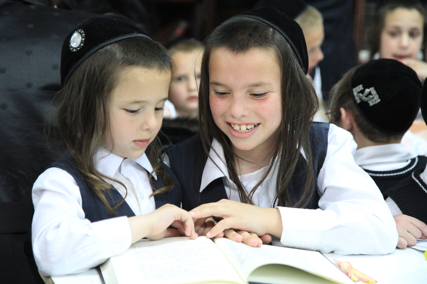 ל"ג בעומר בשכונת ריב"ל בבית שמש • תיעוד