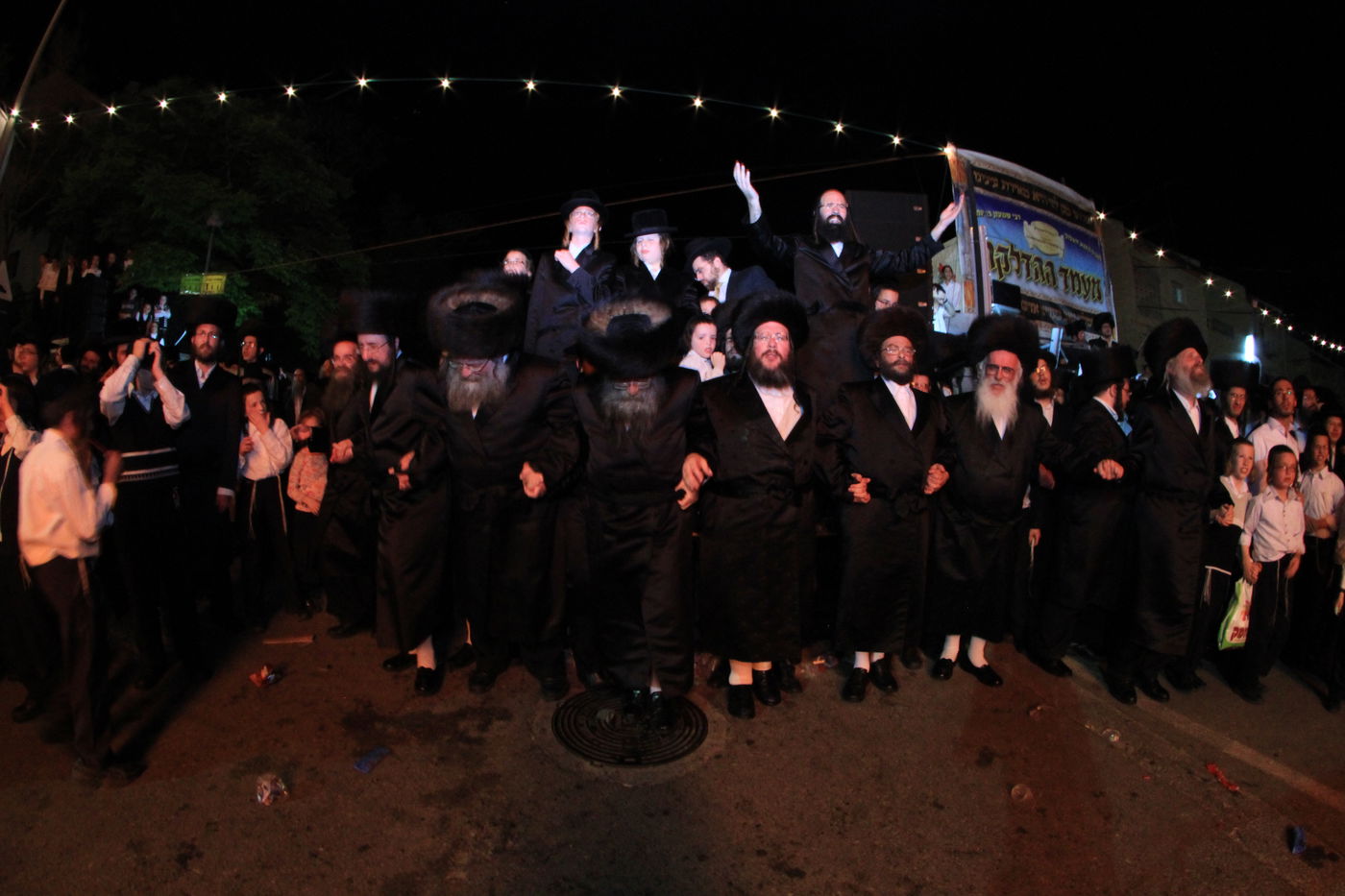 ל"ג בעומר בשכונת ריב"ל בבית שמש • תיעוד