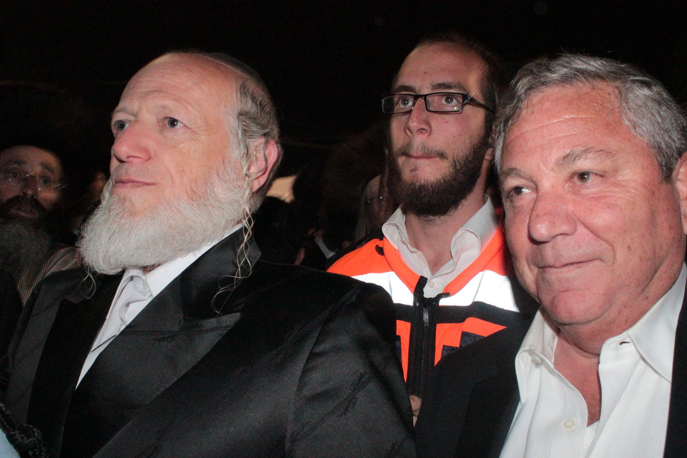 אוֹר מֻפְלֶא אוֹר הַיְקוֹד הֵם יוֹקְדִים: תיעוד ענק ממירון