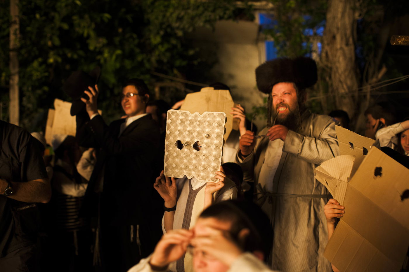 חגיגות ל"ג בעומר בשכונת מאה שערים בירושלים • צפו