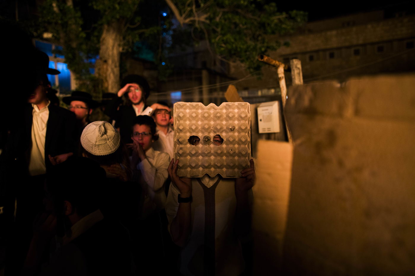 חגיגות ל"ג בעומר בשכונת מאה שערים בירושלים • צפו