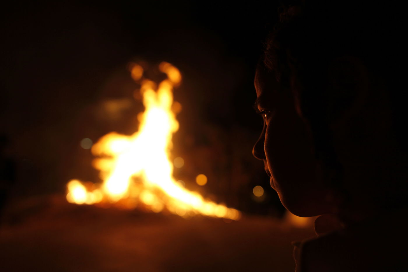 חגיגות ל"ג בעומר בשכונת מאה שערים בירושלים • צפו