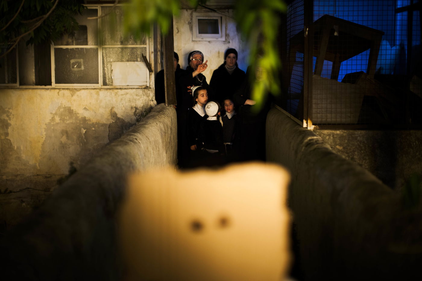 חגיגות ל"ג בעומר בשכונת מאה שערים בירושלים • צפו