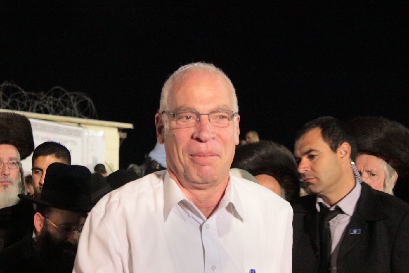 אוֹר מֻפְלֶא אוֹר הַיְקוֹד הֵם יוֹקְדִים: תיעוד ענק ממירון