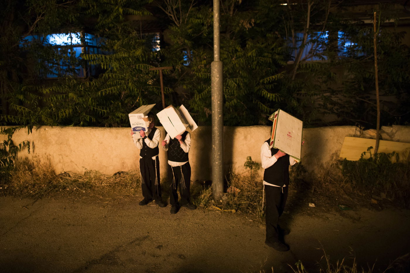 חגיגות ל"ג בעומר בשכונת מאה שערים בירושלים • צפו