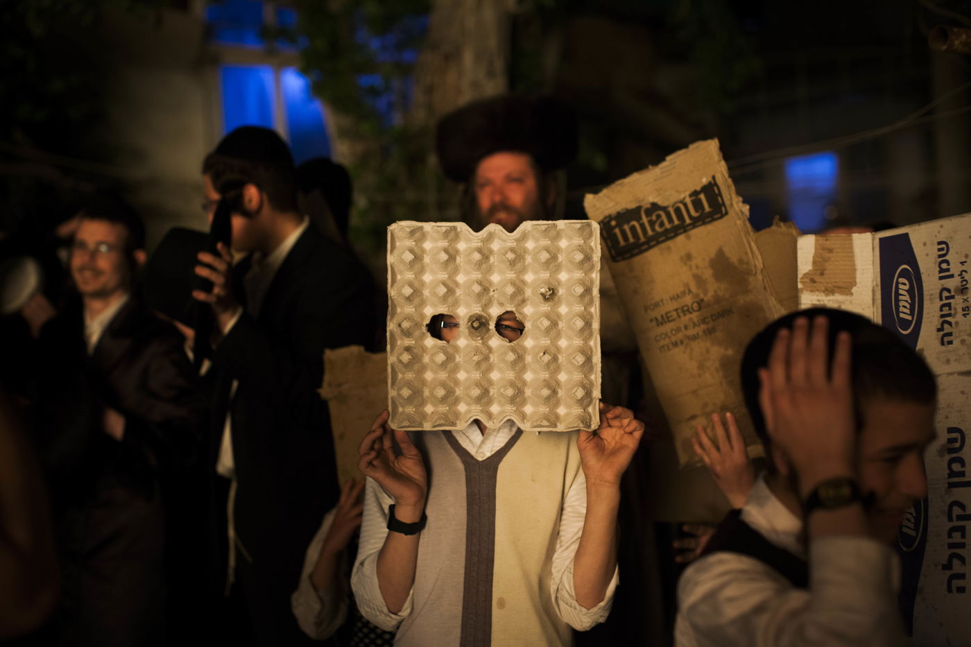 חגיגות ל"ג בעומר בשכונת מאה שערים בירושלים • צפו