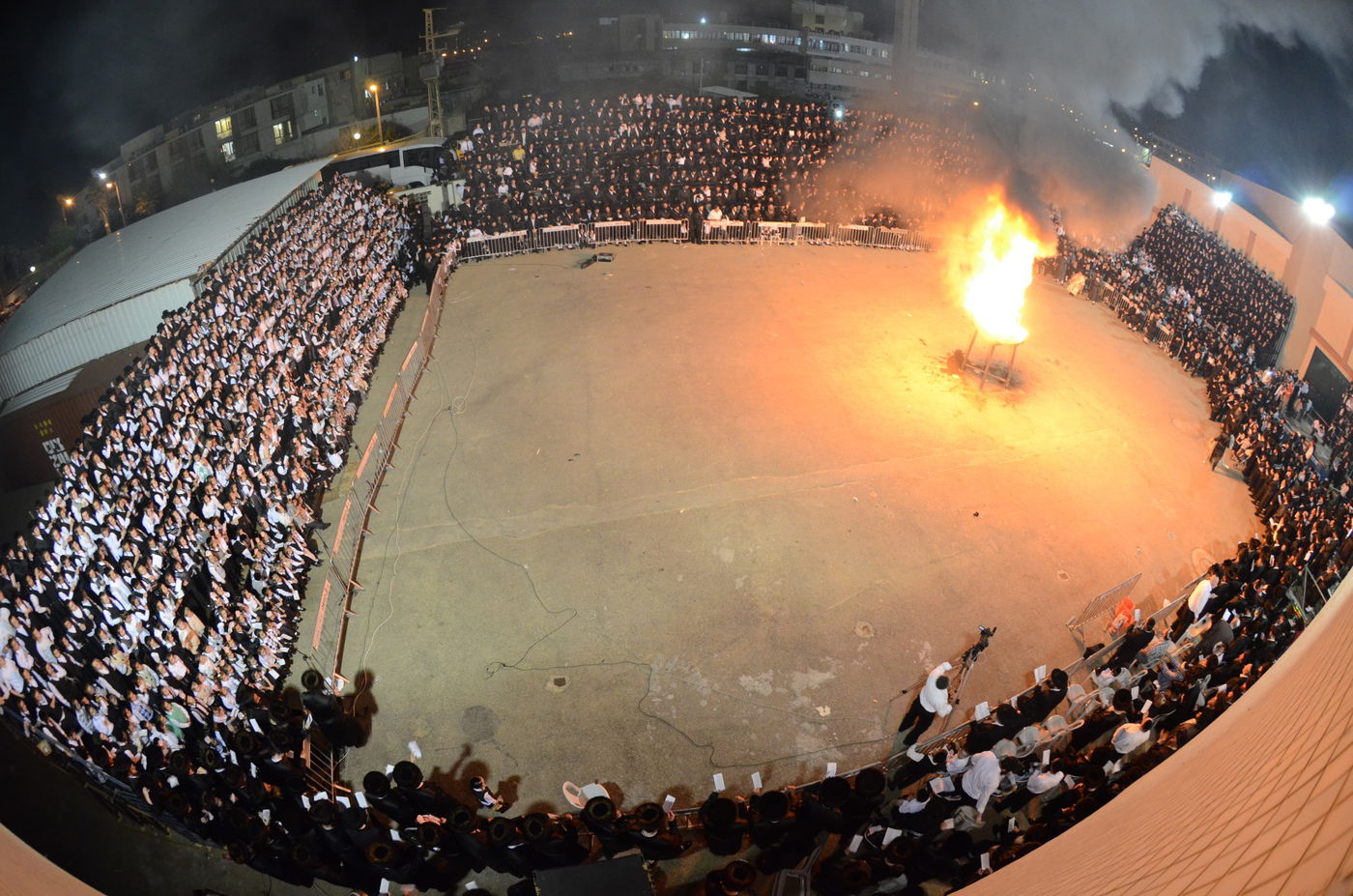ההדלקה בצאנז נקנתה ב-100,000 ש"ח