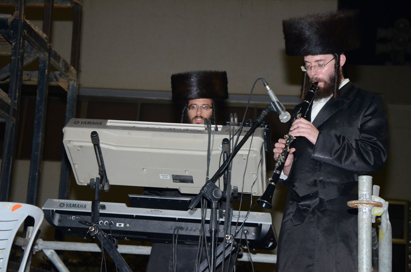 ההדלקה בצאנז נקנתה ב-100,000 ש"ח