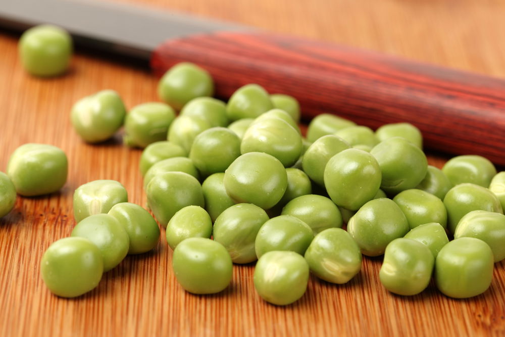 מתכון לסלט אפונה ועלי נענע עם נגיעות לימון ובצל