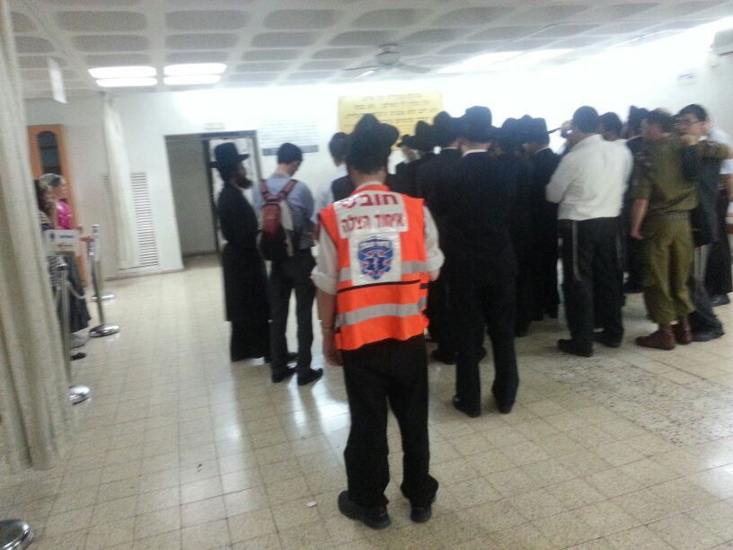 תיעוד כואב: הלווית הילד בן השנתיים שנפל מקומה 5