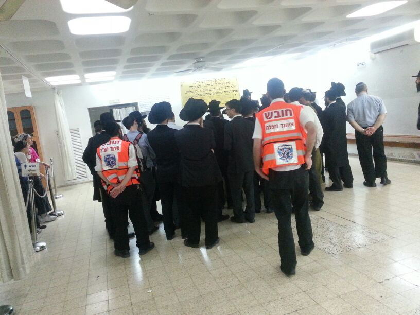 תיעוד כואב: הלווית הילד בן השנתיים שנפל מקומה 5