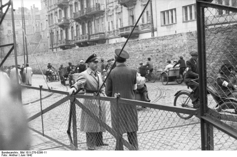 גטו ורשא. השוואה מחרידה