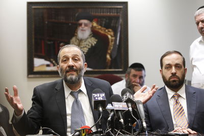 אריה דרעי מנסה להרגיע את אנשי ישי: לא תפוטרו