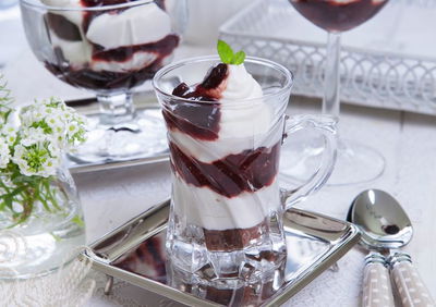 מתכון מפנק: עוגת היער השחור של תום פרנץ