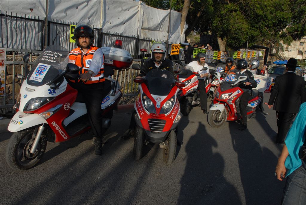 צפו: תפילת השל"ה על קברו בטבריה