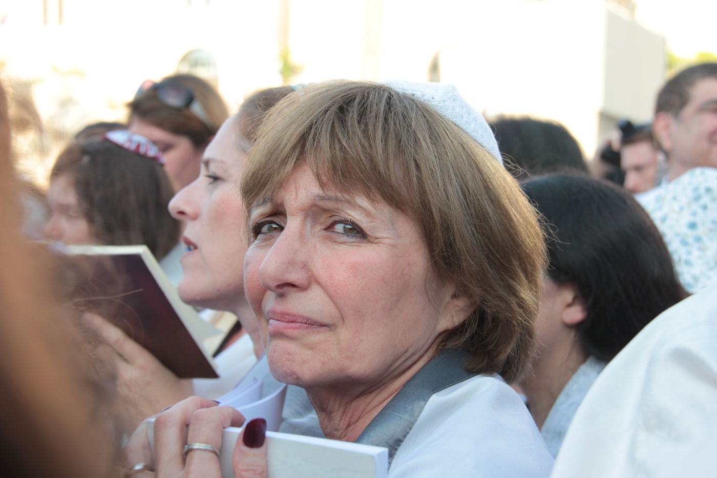 בוקר סוער בכותל: בנות סמינרים מול הרפורמיות