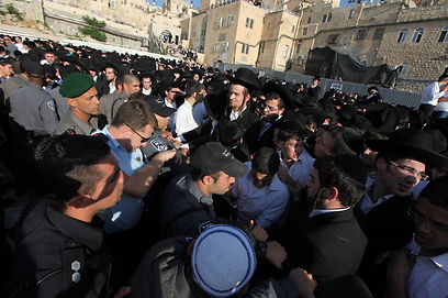 תלמידות סמינרים התפללו בכותל, עימותים עם שוטרים