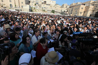 תלמידות סמינרים התפללו בכותל, עימותים עם שוטרים