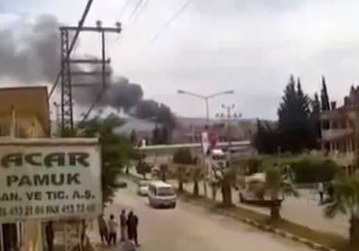 העשן המיתמר מזירת אחד הפיצוצים