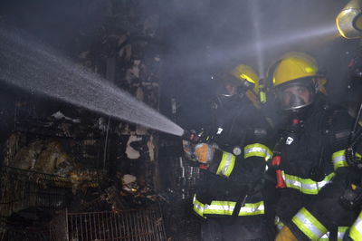 שריפה בשכונת גאולה: נזק כבד נגרם לבניין