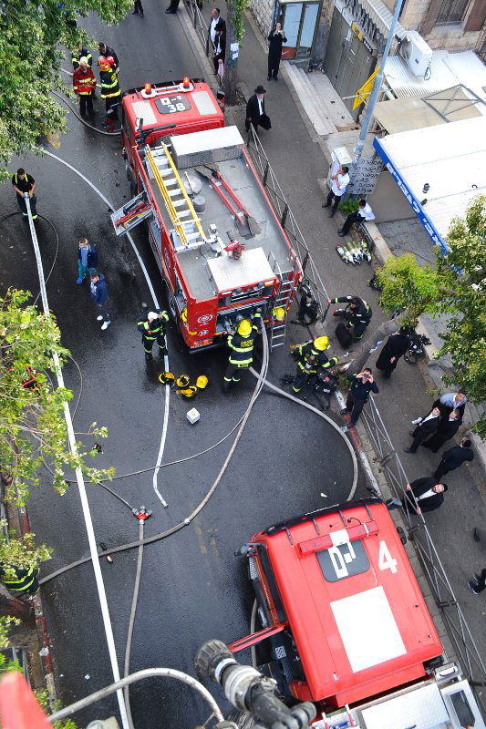 שריפה בשכונת גאולה: נזק כבד נגרם לבניין