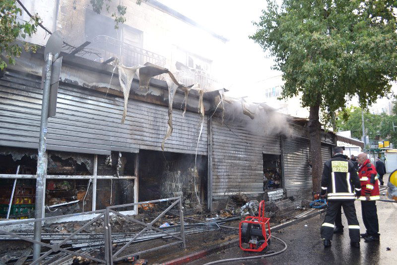 שריפה בשכונת גאולה: נזק כבד נגרם לבניין