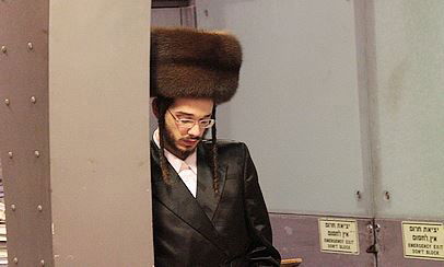 החתן מתפלל, אתמול בכותל