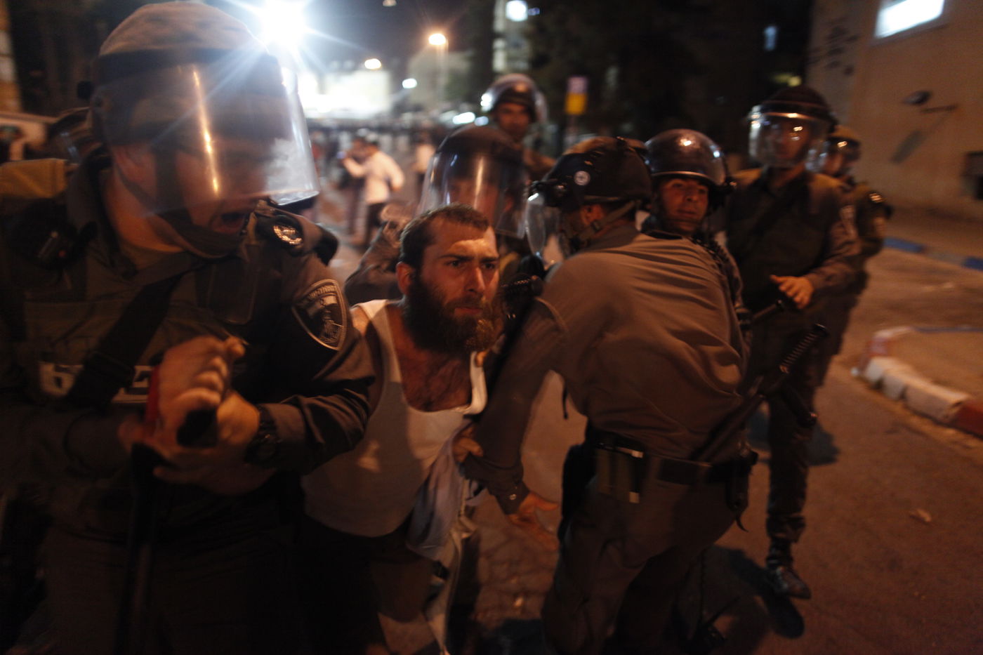 אחד העצורים, אמש