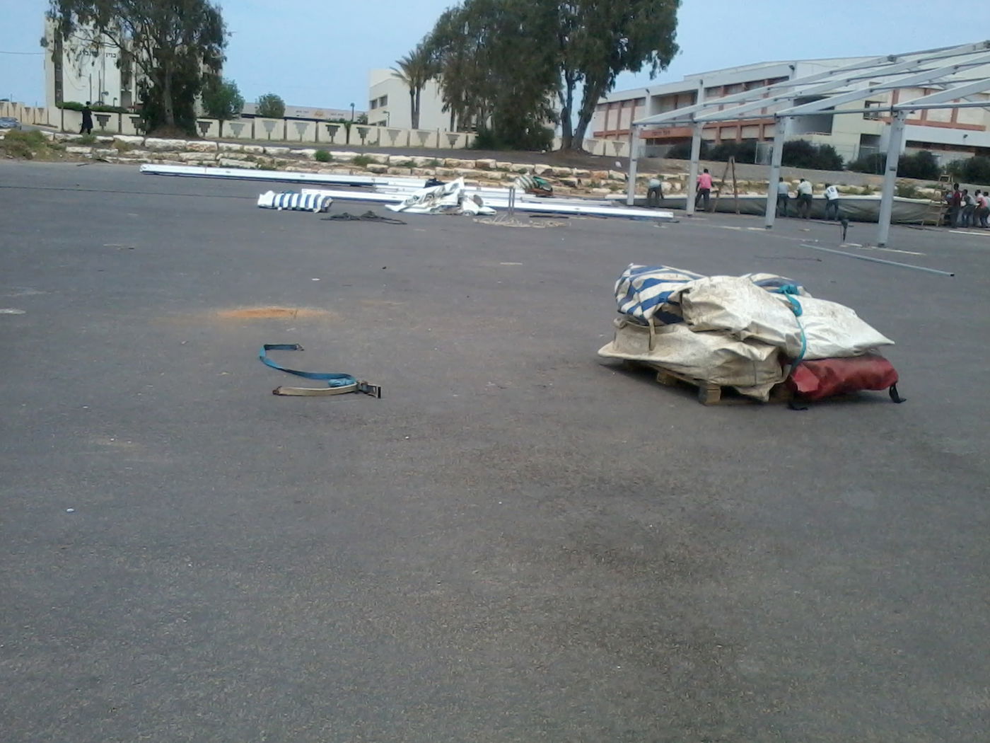 צפו: החלה ההיערכות לחתונת נכדת האדמו"ר מצאנז