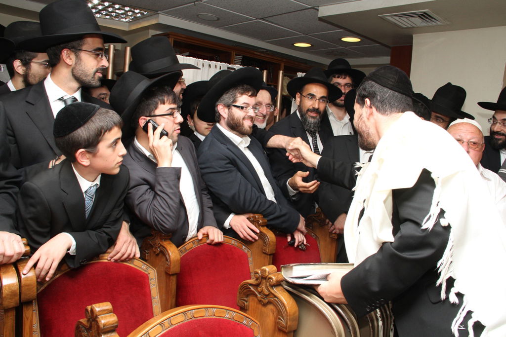 קורת רוח: מרן הרב עובדיה יוסף בברית לנינו